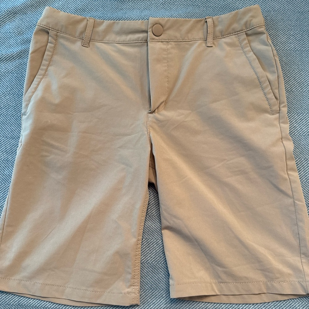 Classic khaki boy’s performance All in Motion shorts. Size XL